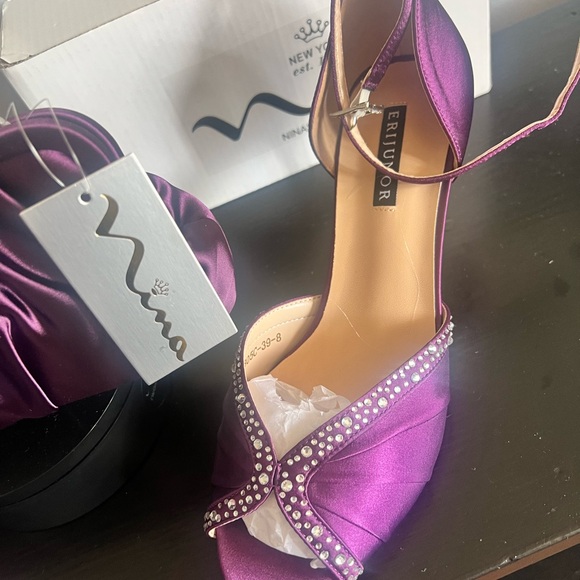 Women's Deep Purple/Plum Satin Heels  Size 8 and Clutch - Picture 3 of 10